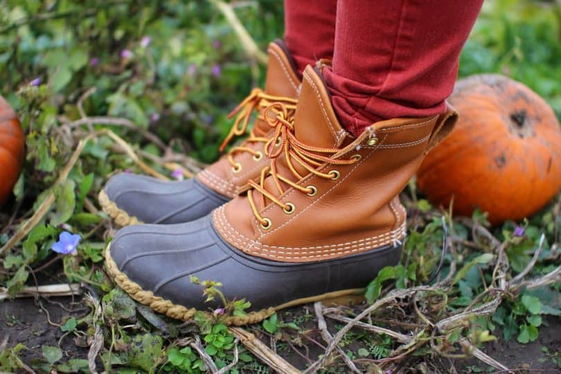 how to tie duck boots